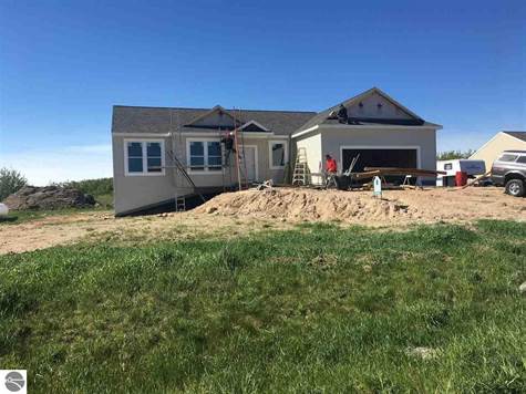 For Sale – 7491 E Meadows Drive, Suite 43